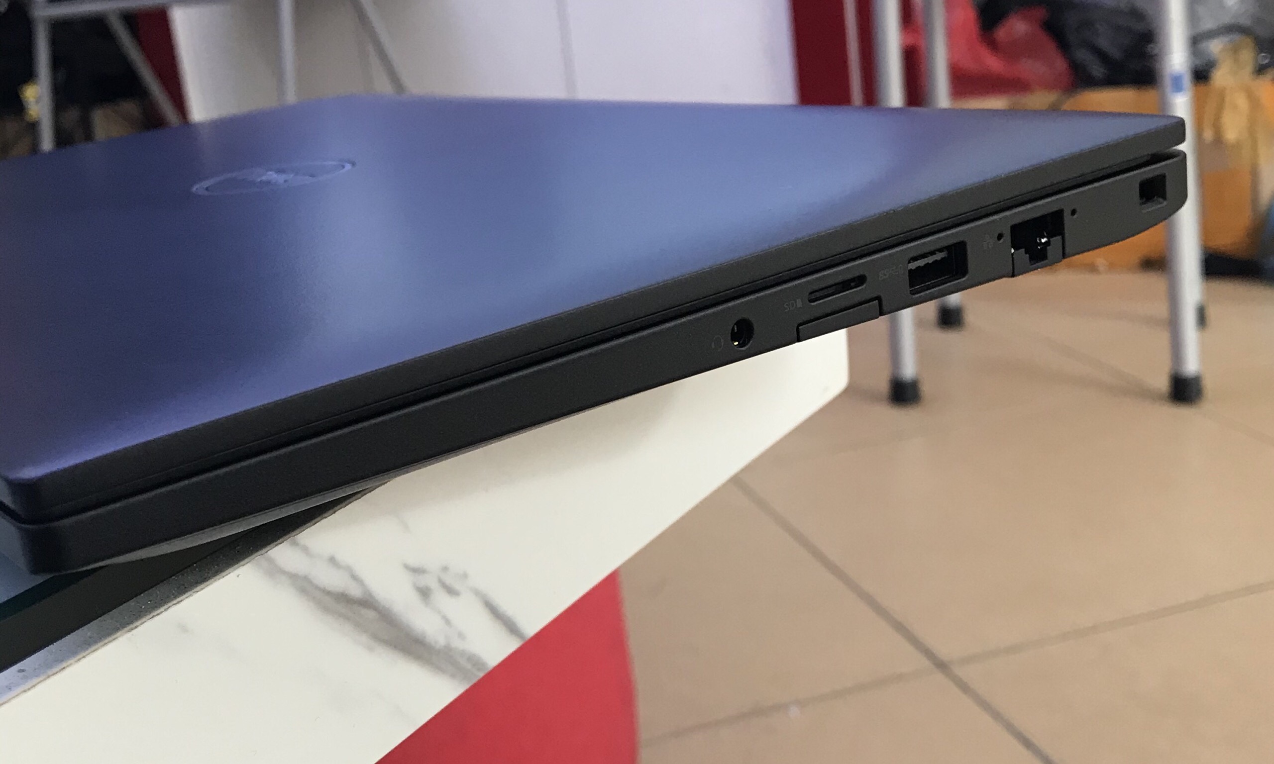 DELL Latitude 7490 Ultrabook doanh nh&acirc;n